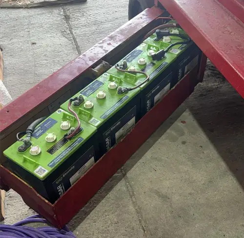 distribuidor de baterías para maquinaria industrial